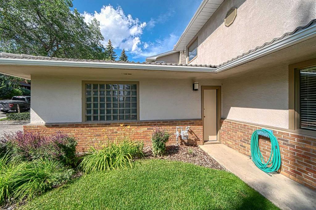 Picture for 3010 8 Street SW