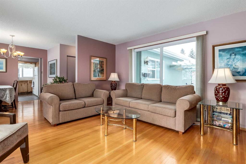 Picture for 180 Maple Court Crescent SE