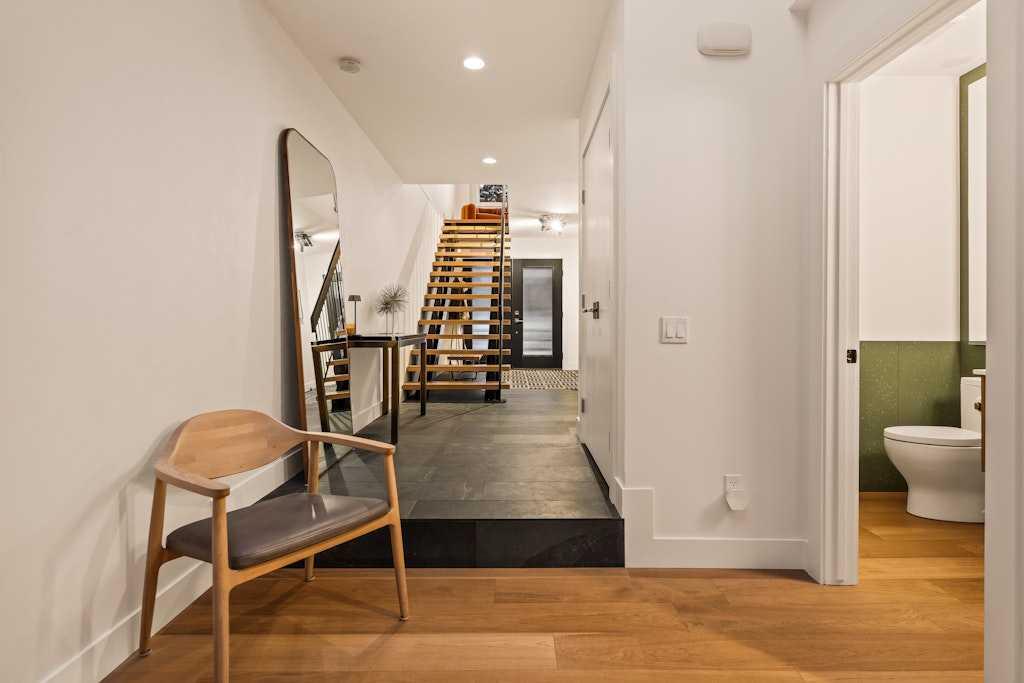 Picture for 4, 2200 Varsity Estates Drive NW