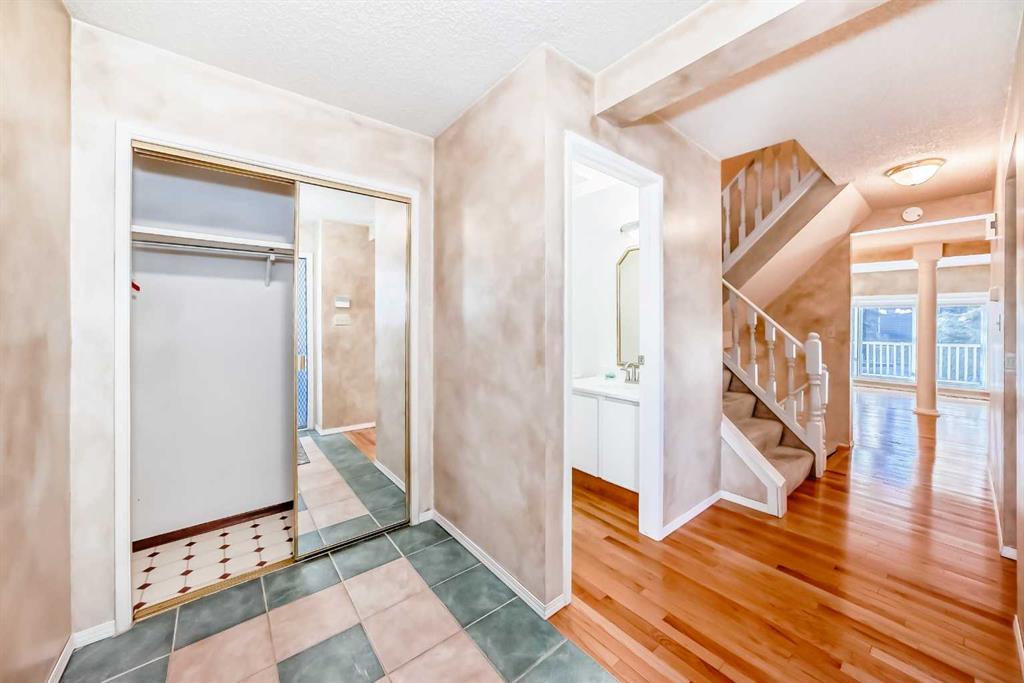 Picture for 219 Point Mckay Terrace NW