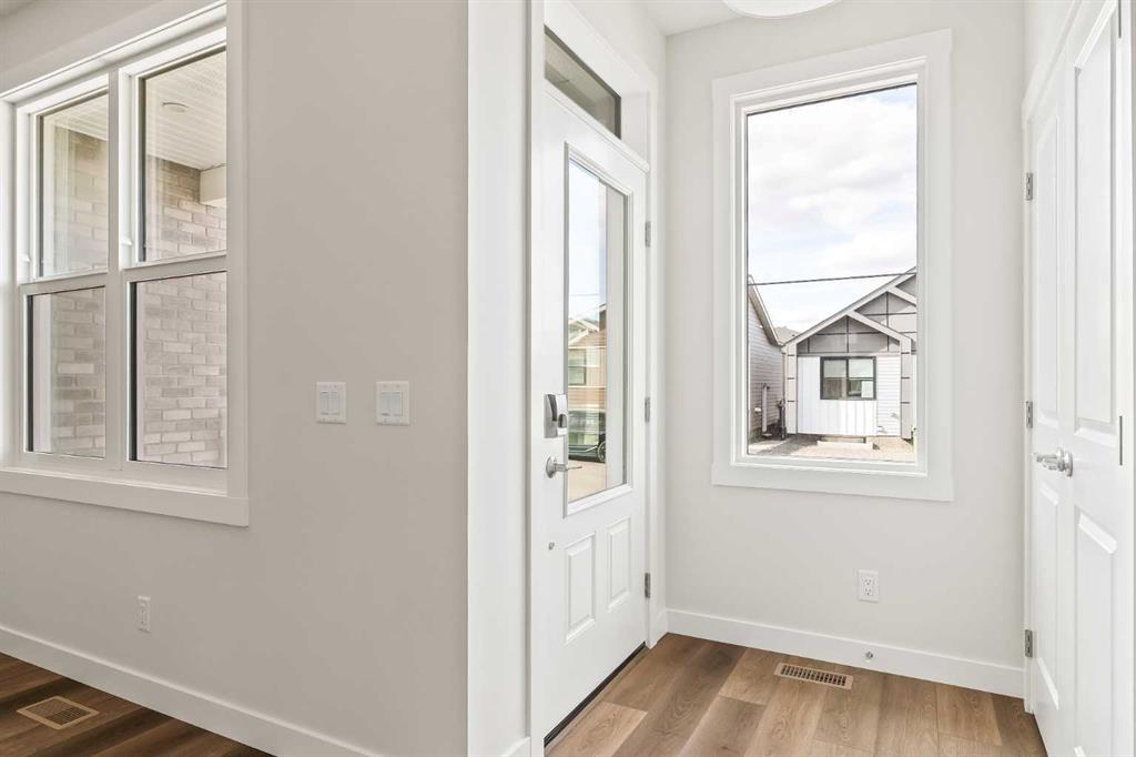 Picture for 46 Herron Common NE