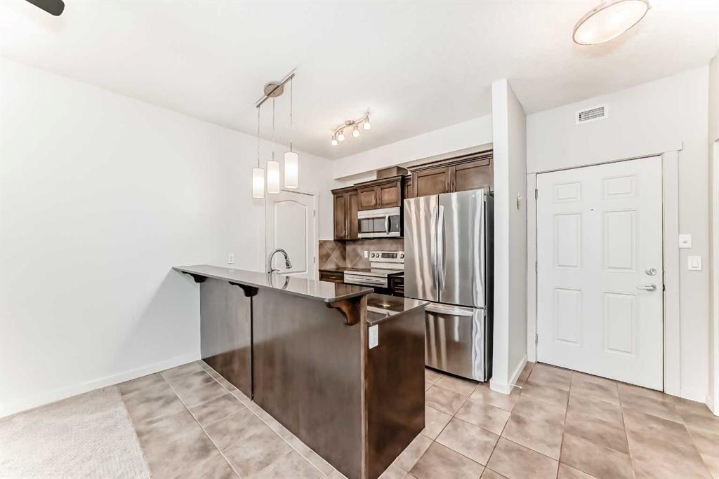 Picture for 208, 141 Mountain Street 