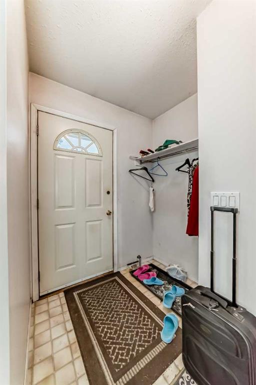 Picture for 352 Malvern Close NE