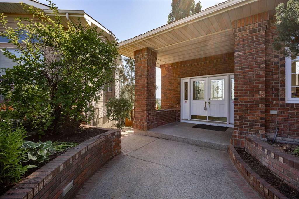 Picture for 21 Douglas Woods Manor SE