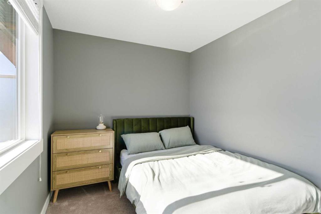 Picture for 33, 111 Rainbow Falls Gate 