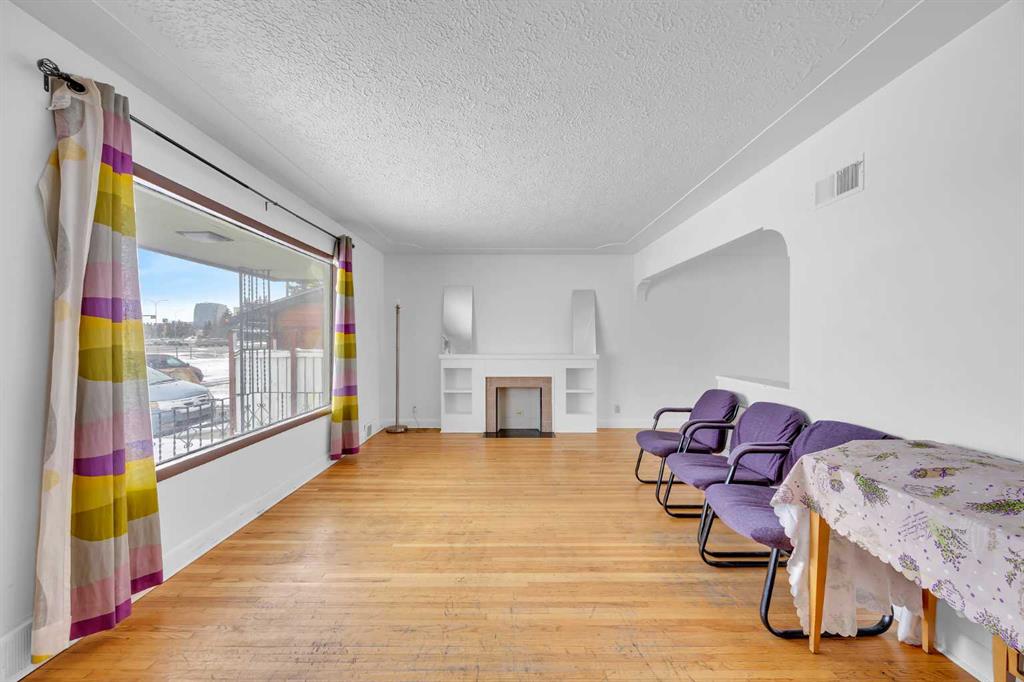 Picture for 2472 Capitol Hill Crescent NW