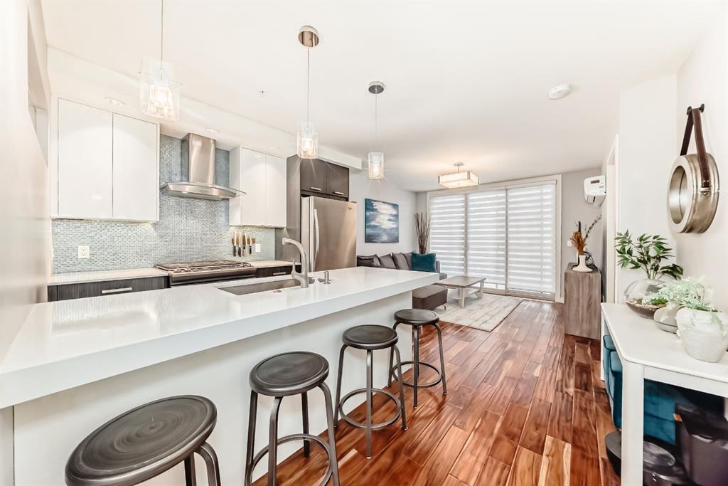 Picture for 303, 1029 15 Avenue SW