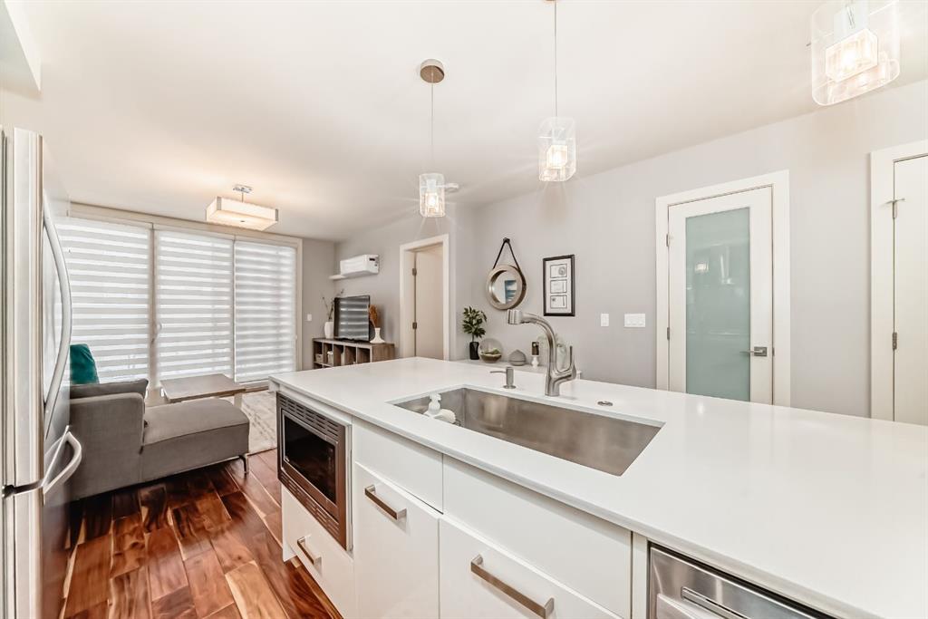 Picture for 303, 1029 15 Avenue SW