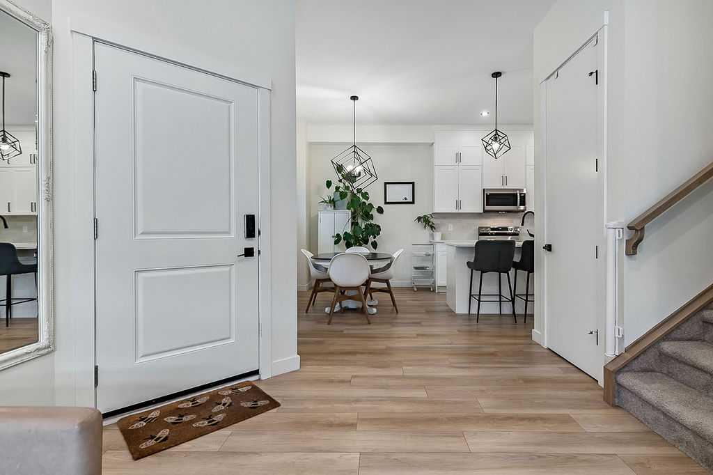 Picture for 4, 4411 17 Avenue NW