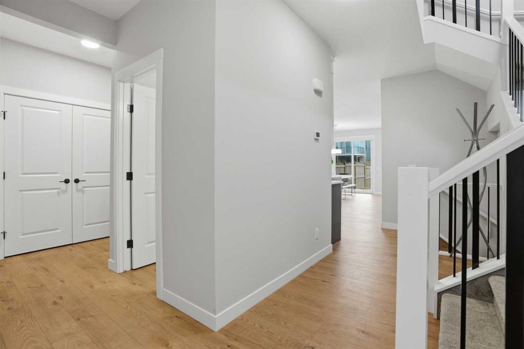 Picture for 61 Calhoun Crescent NE