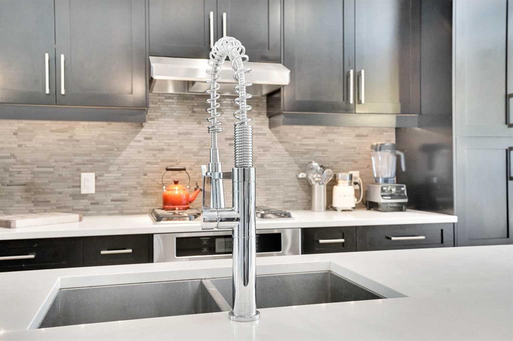 Picture for 235 11 Avenue NE