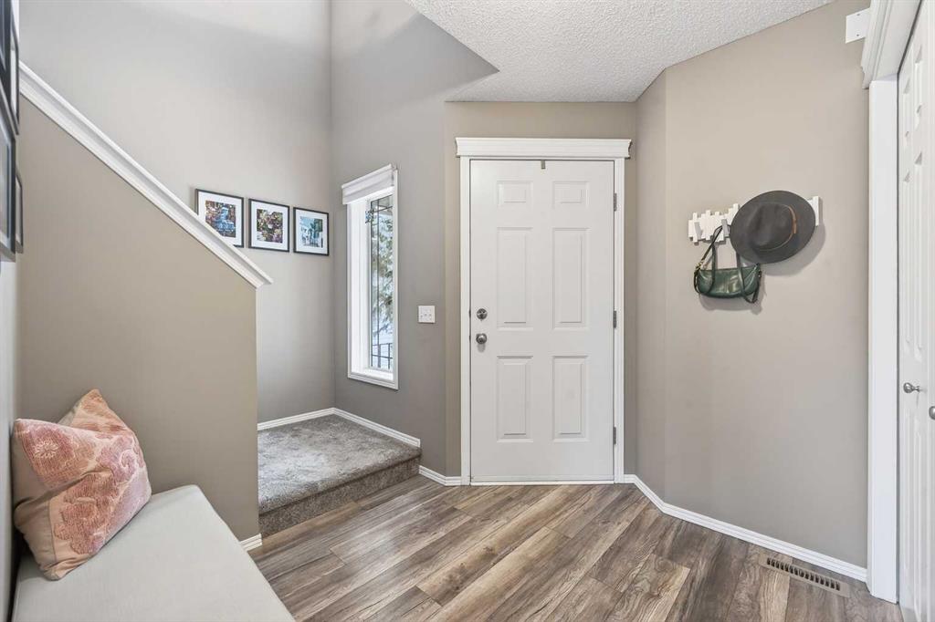 Picture for 127 Chapalina Crescent SE