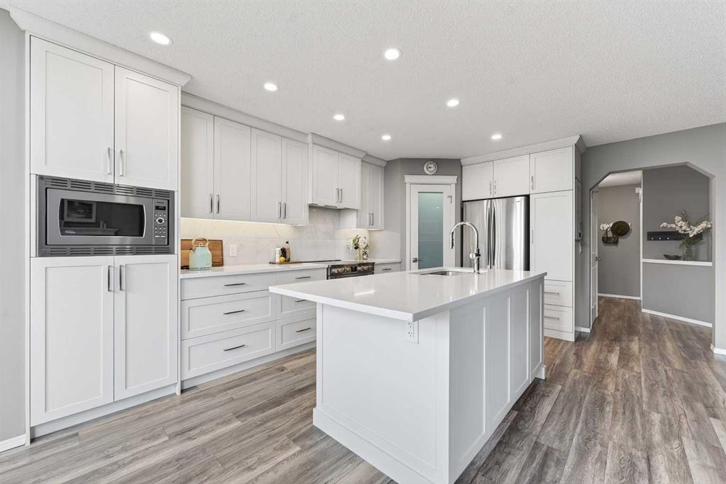 Picture for 127 Chapalina Crescent SE