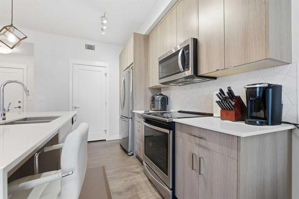 Picture for 414, 30 Walgrove  SE