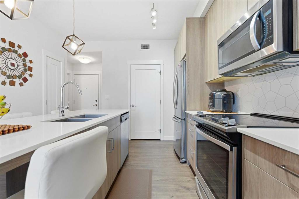 Picture for 414, 30 Walgrove  SE