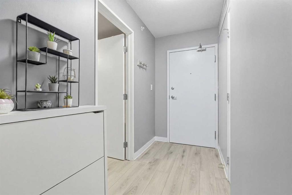 Picture for 203, 188 15 Avenue SW