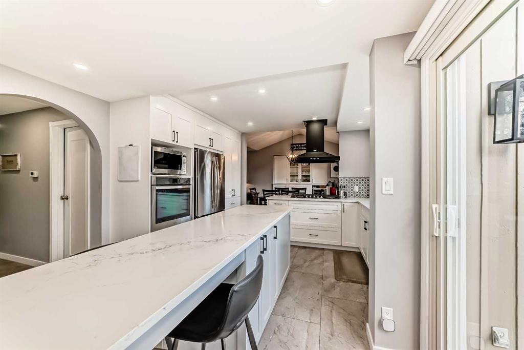 Picture for 75 Sunmount Crescent SE