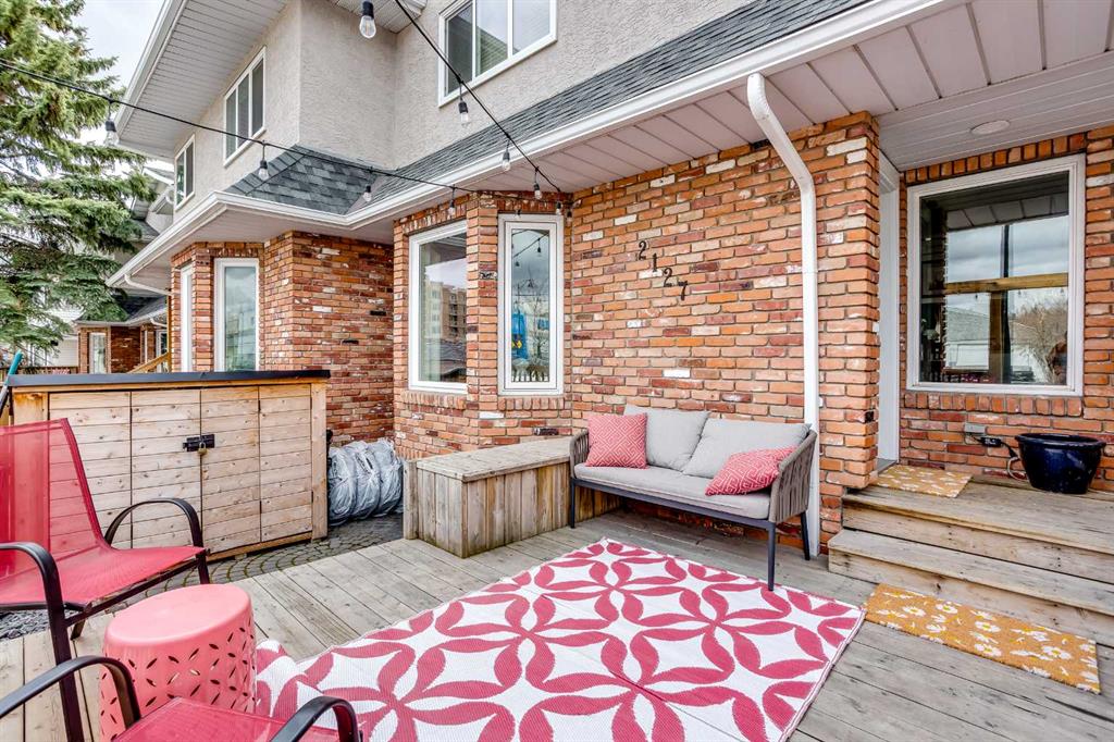 Picture for 1, 2127 34 Avenue SW