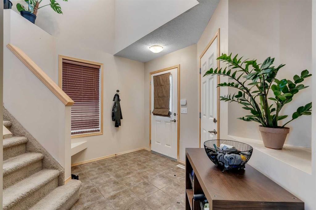 Picture for 100 Covecreek Close NE