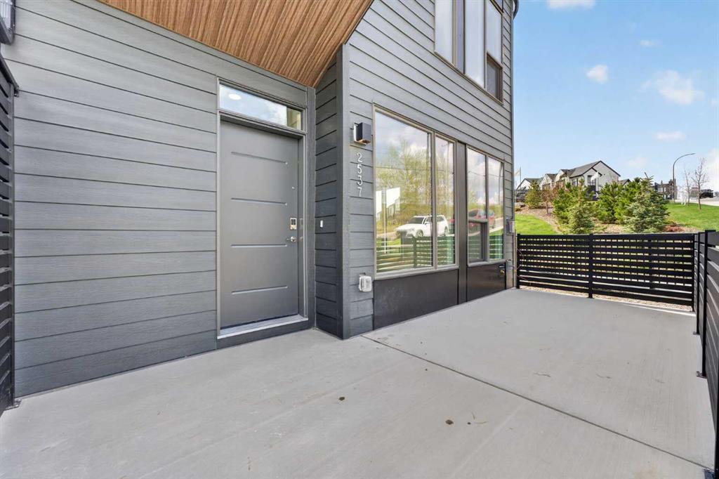 Picture for 2537 Sovereign Crescent SW
