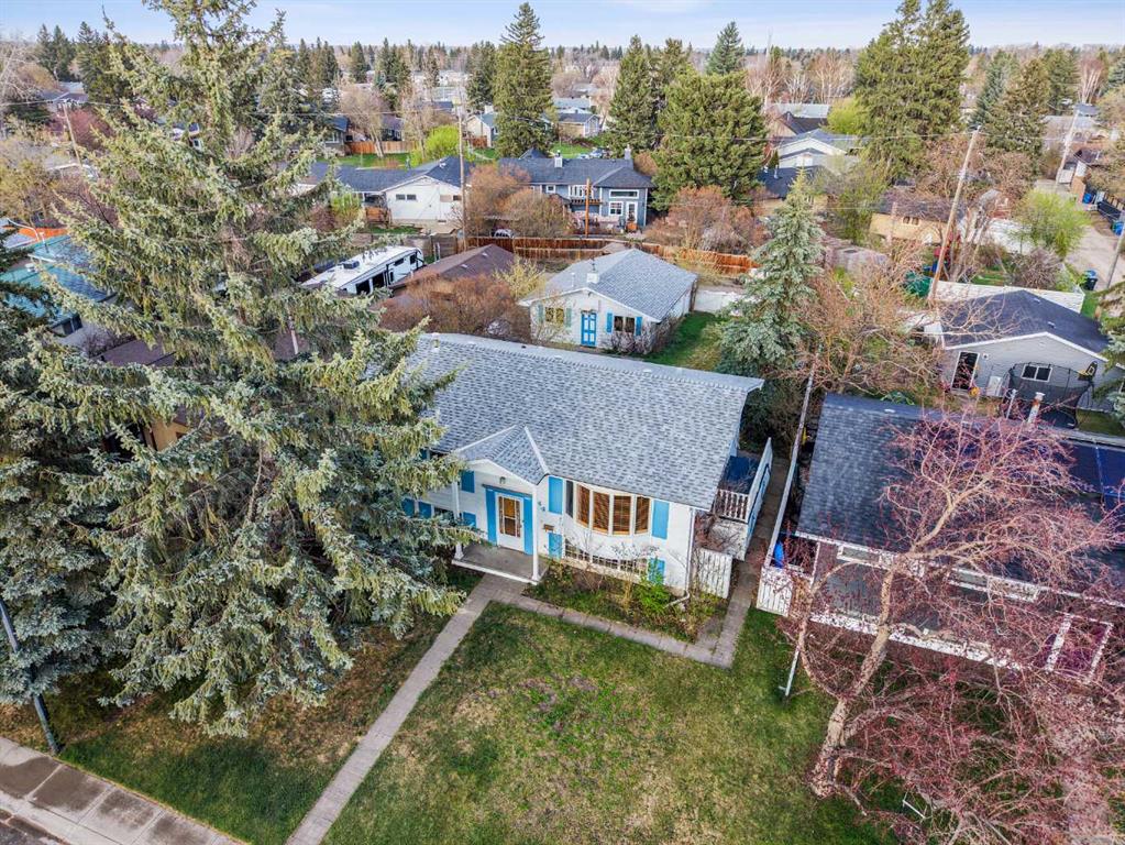 Picture for 444 Woodland Crescent SE