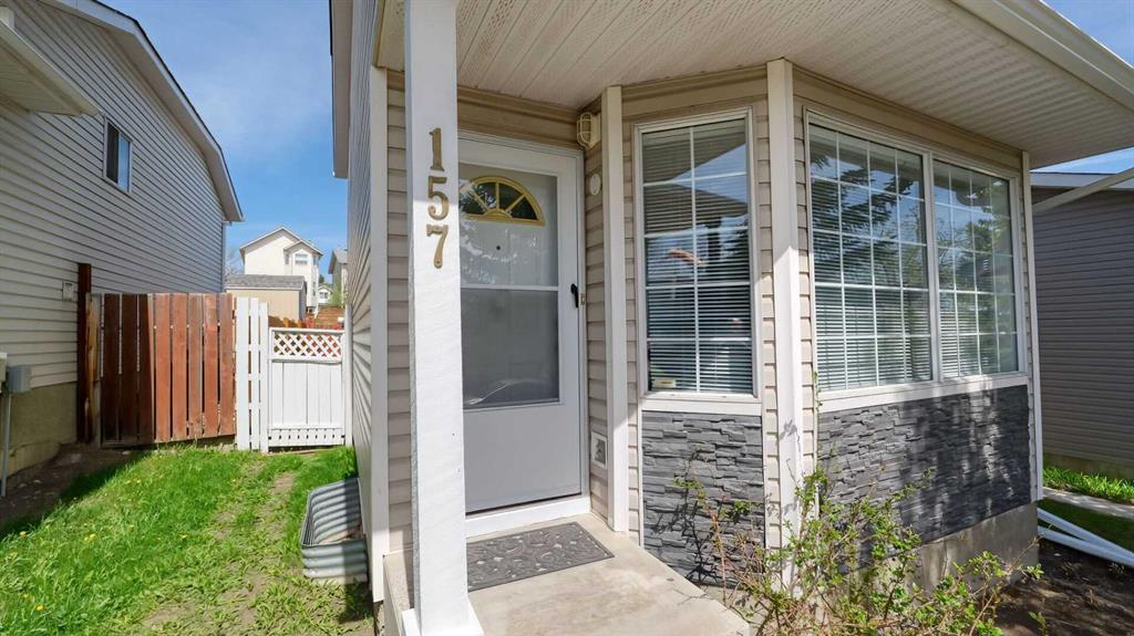 Picture for 157 Harvest Gold Heights NE