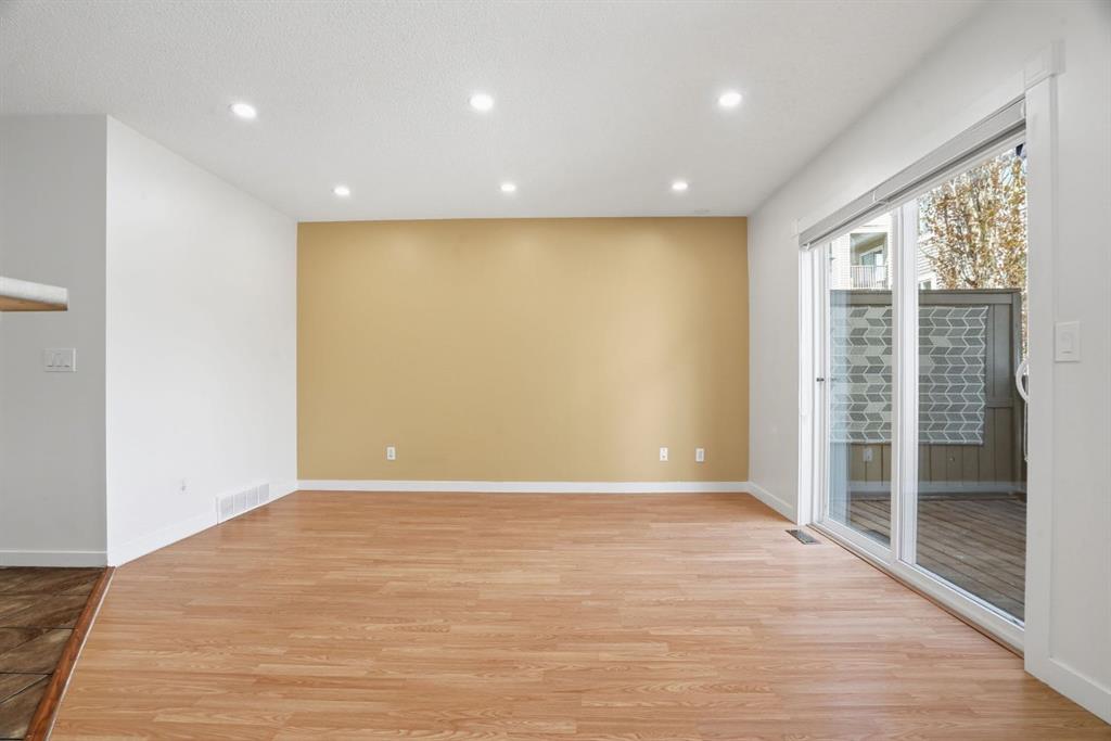 Picture for 204, 760 Railway Gate SW