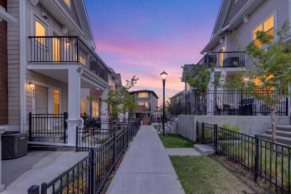 Picture for 814 Cranbrook Walk SE