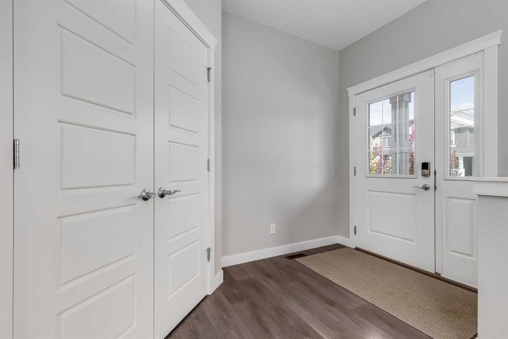 Picture for 103 Ravensmoor Manor SE