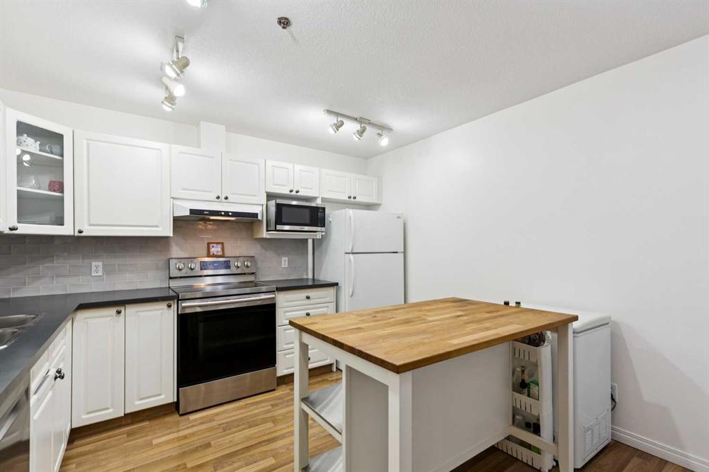 Picture for 101, 649 Marsh Road NE