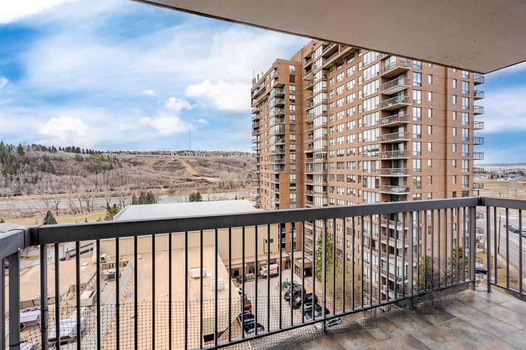 Picture for 1002, 145 Point Drive NW