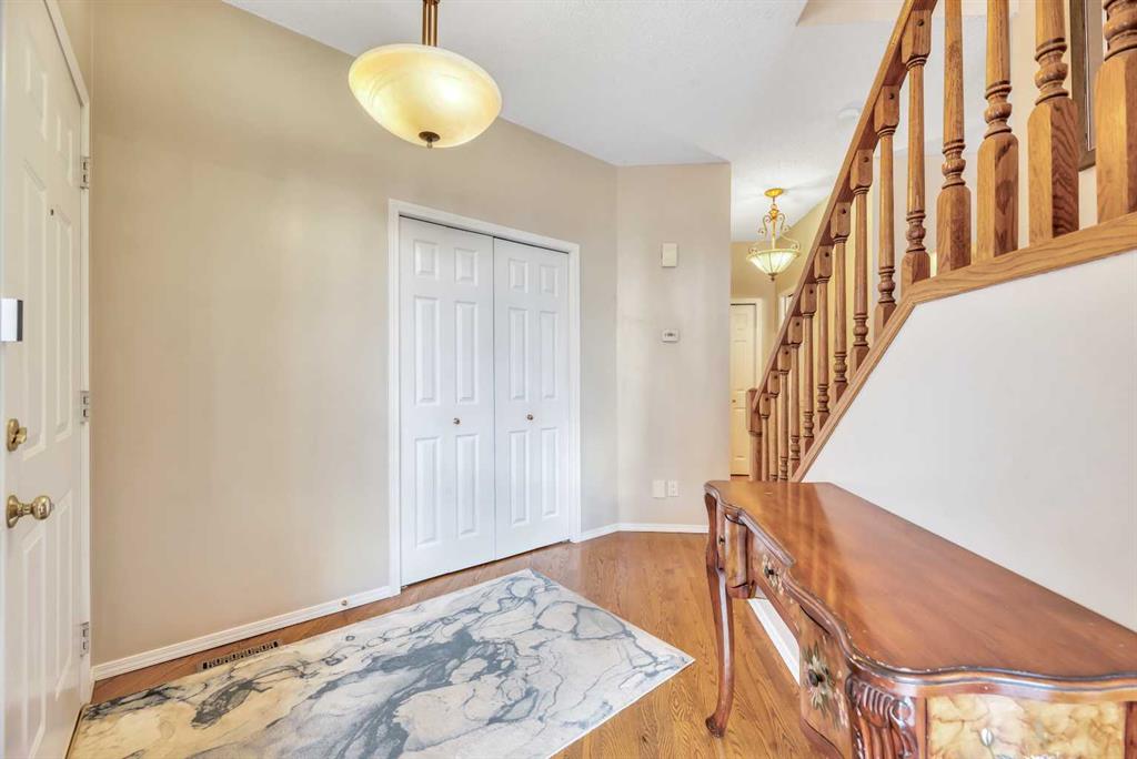 Picture for 185 Douglas Glen Heath SE