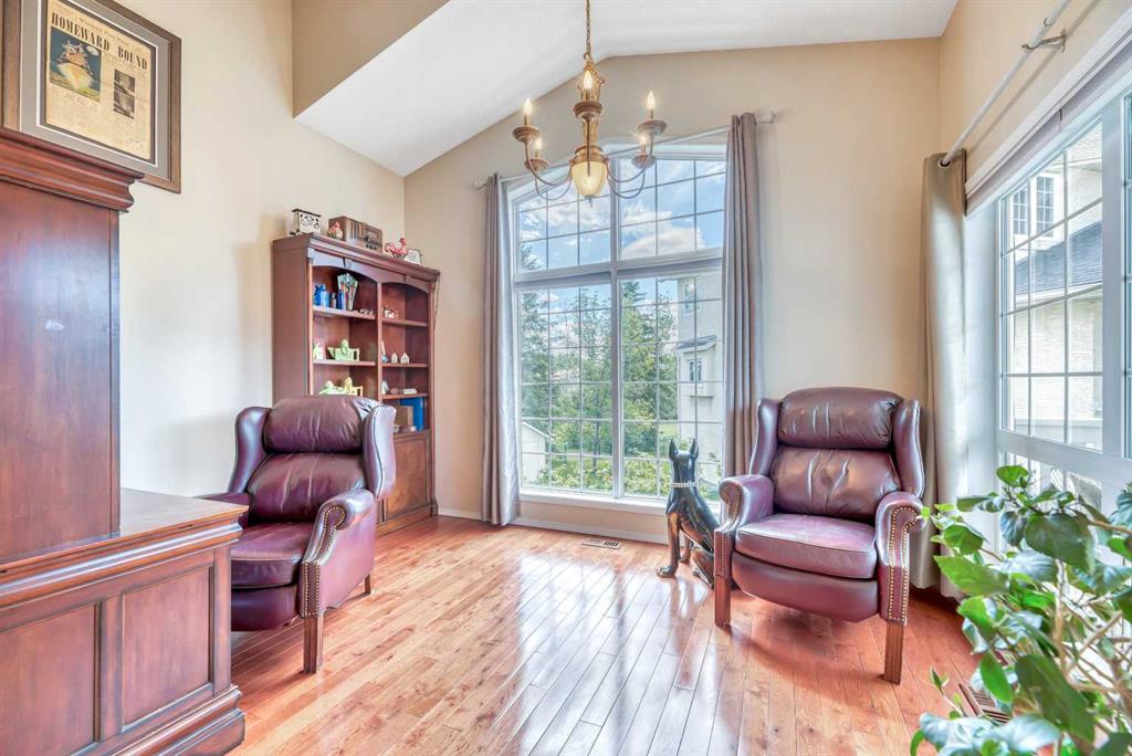 Picture for 185 Douglas Glen Heath SE