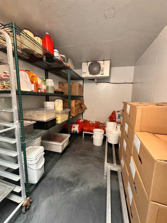Picture for 123 Any Street NW https://www.cirrealty.ca/reb/creb/06/A2261506_7.jpg