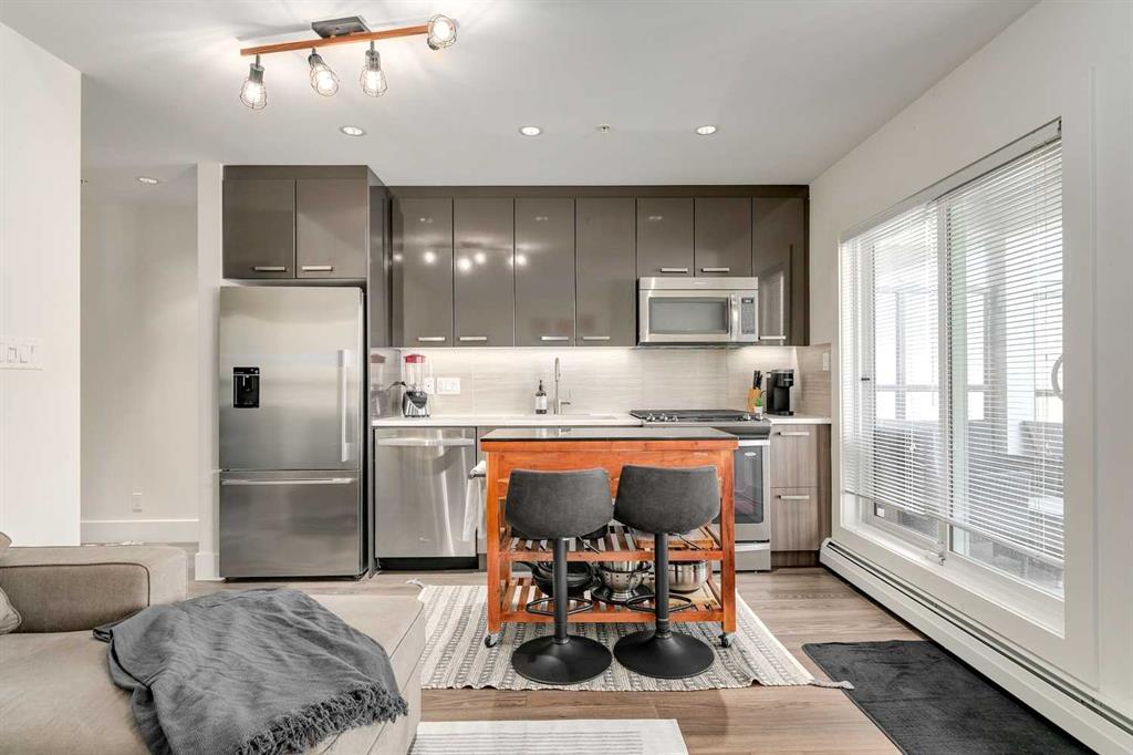 Picture for 421, 510 Edmonton Trail NE