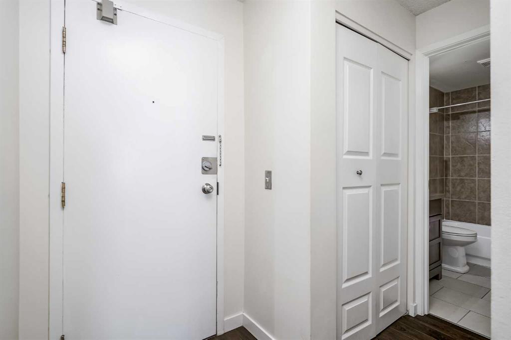 Picture for 208, 130 25 Avenue SW https://www.cirrealty.ca/reb/creb/06/A2266706_16.jpg