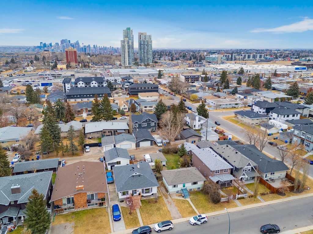 Picture for 936 40 Street SW