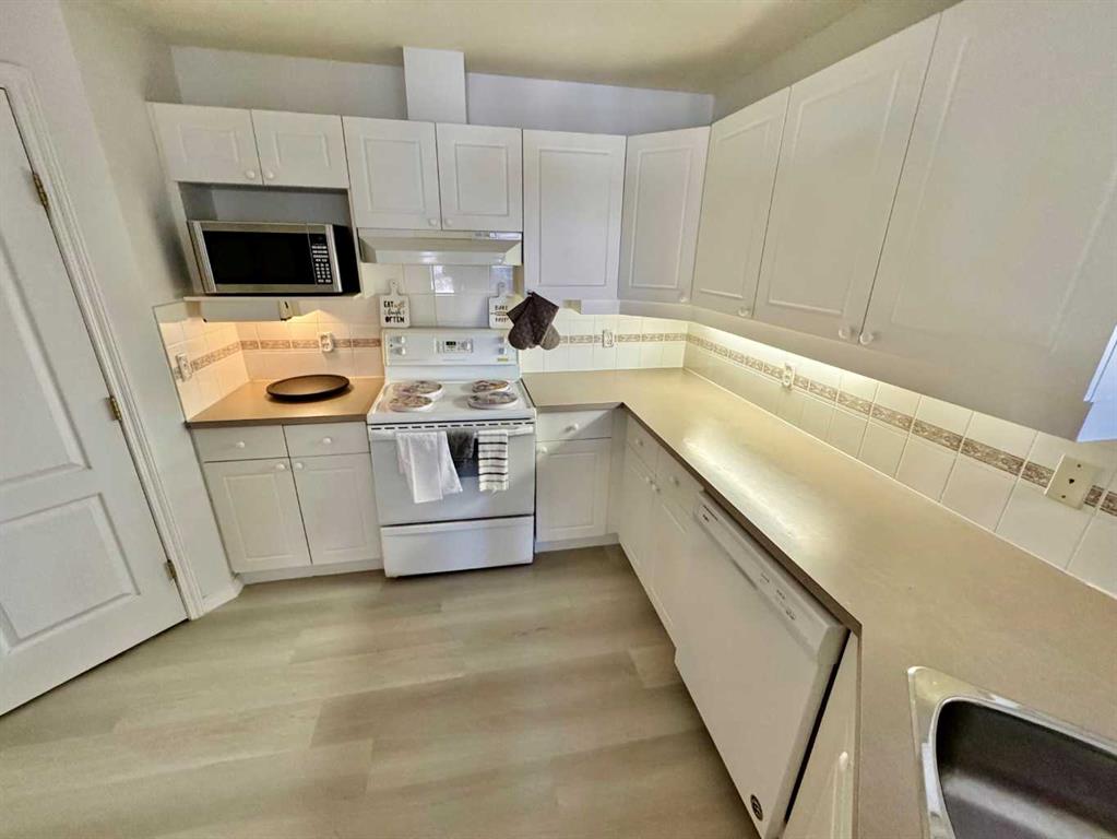 Picture for 210, 4507 45 Street SW