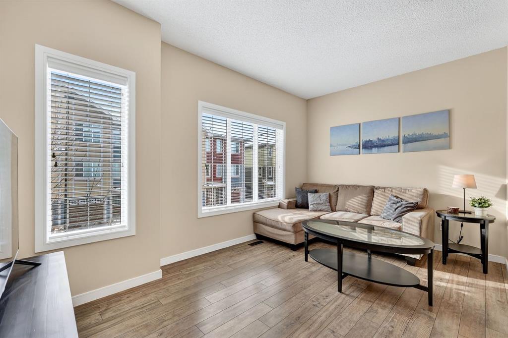 Picture for 330 Marquis Lane SE