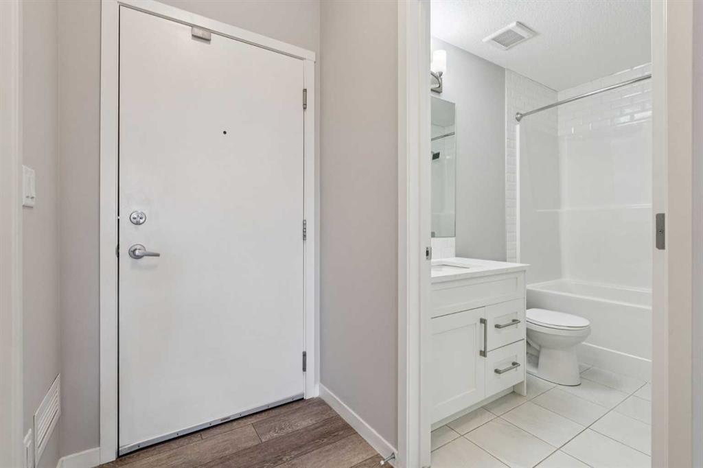 Picture for 407, 370 Harvest Hills Common NE