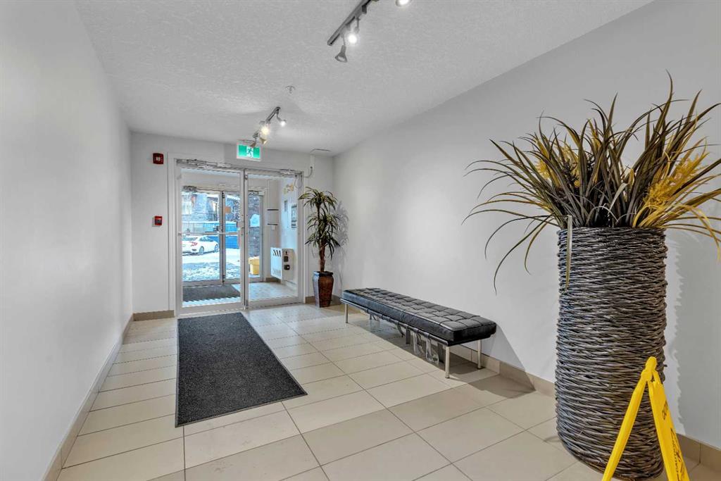 Picture for 1202, 175 Panatella Hill NW