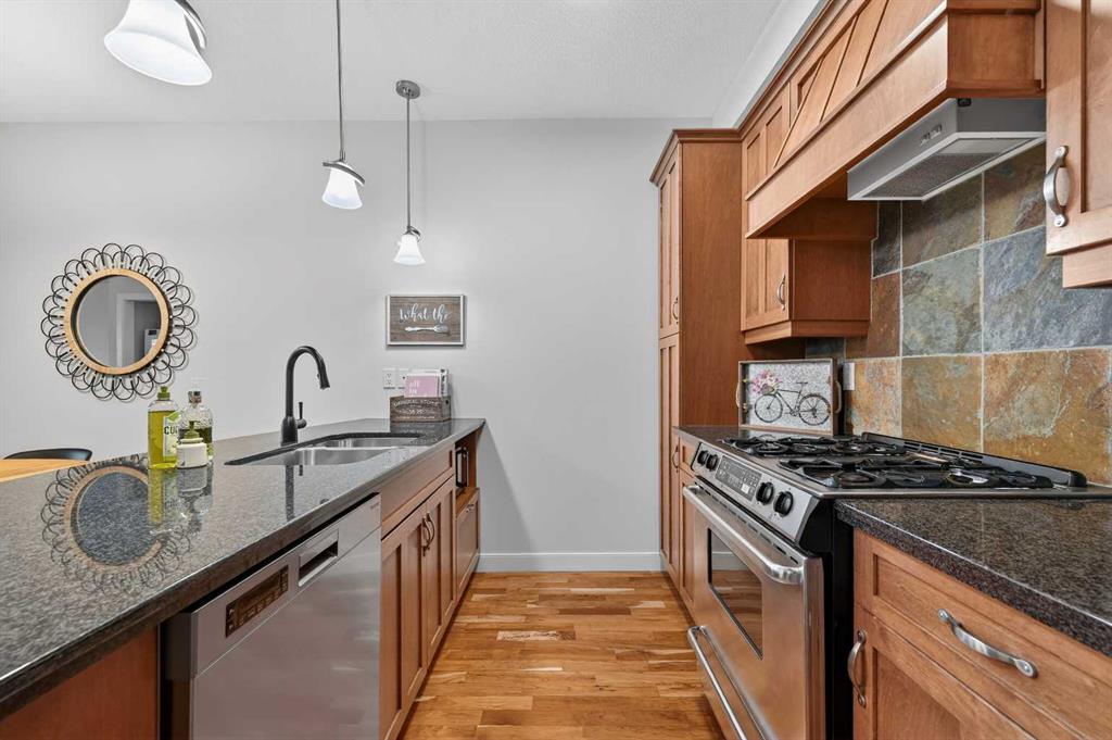 Picture for 303, 1818 14 Street SW