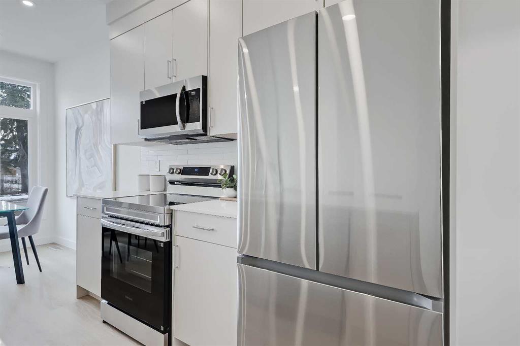 Picture for 2, 828 8 Avenue NE