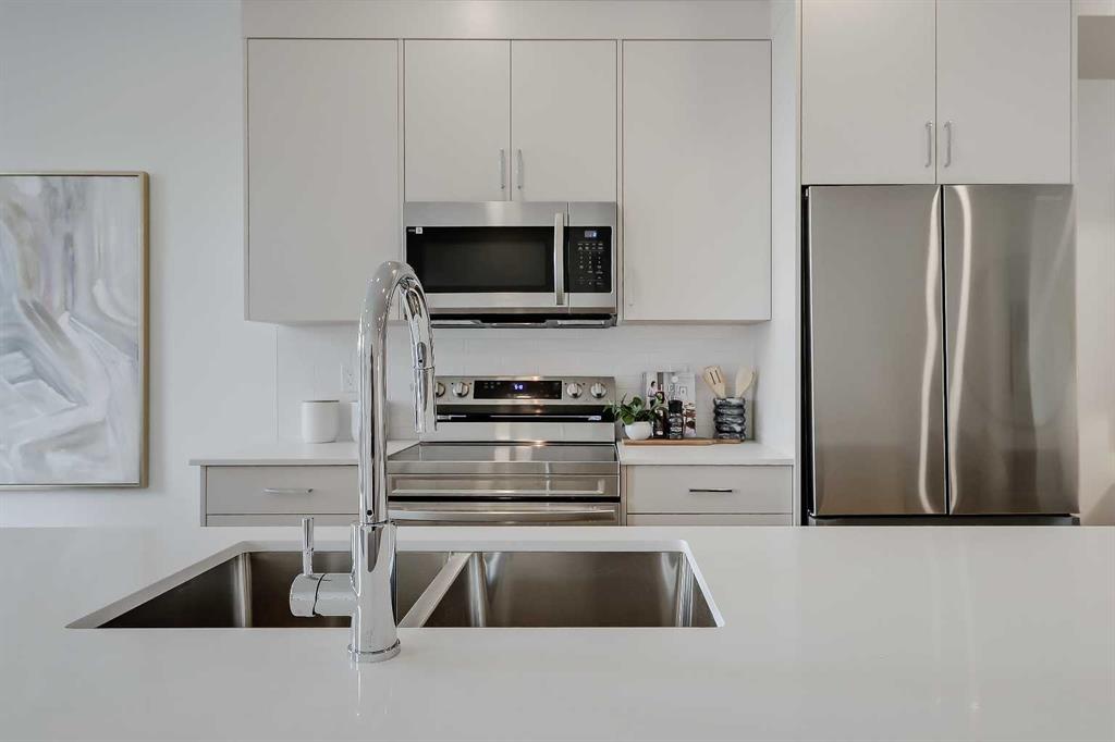 Picture for 2, 828 8 Avenue NE