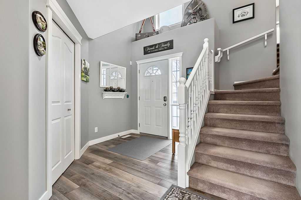 Picture for 115 Cougarstone Square SW