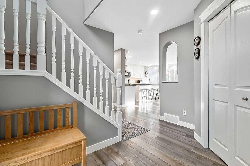 Picture for 115 Cougarstone Square SW