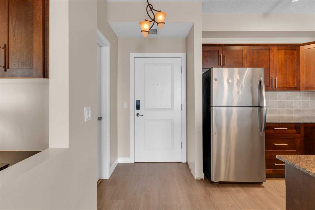 Picture for 303, 205 Sunset Drive SW