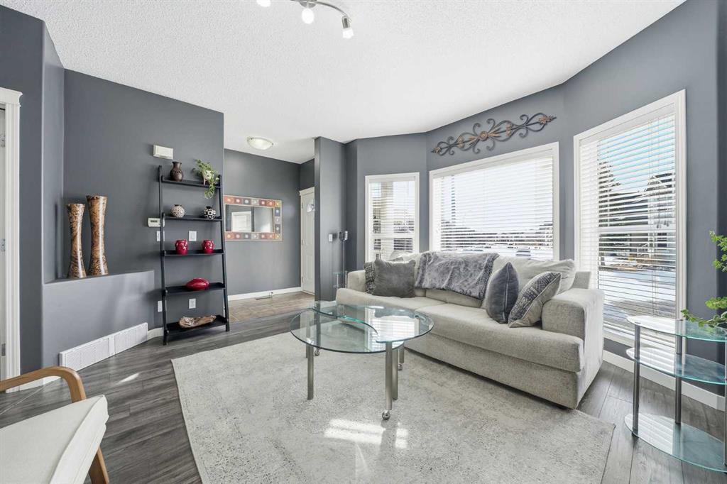 Picture for 74 Cranberry Close SE