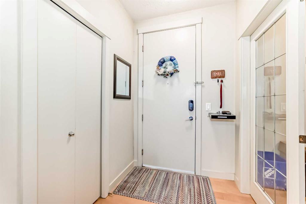 Picture for 204, 830 Centre Avenue NE