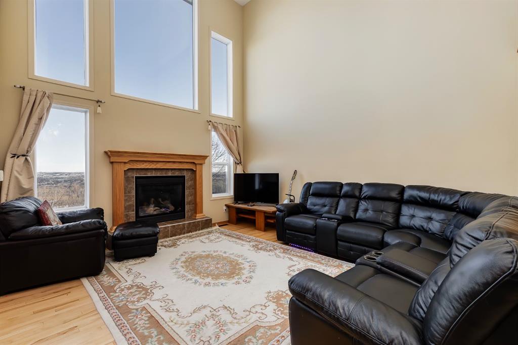 Picture for 96 COUGARTOWN Close SW